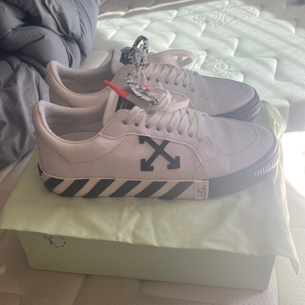 Off-white vulc low